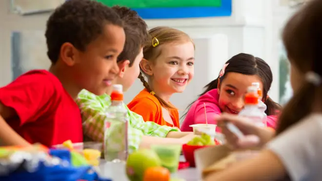 5 Tips Memilih Makanan Bergizi untuk Anak Sekolah